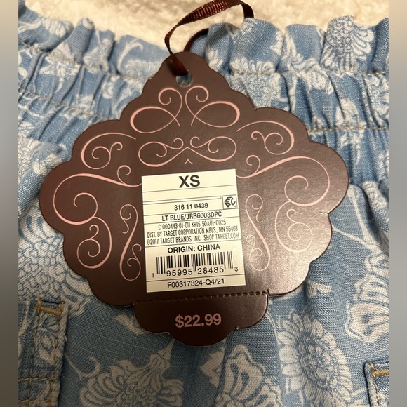 Belted shorts - Picture 3 of 3